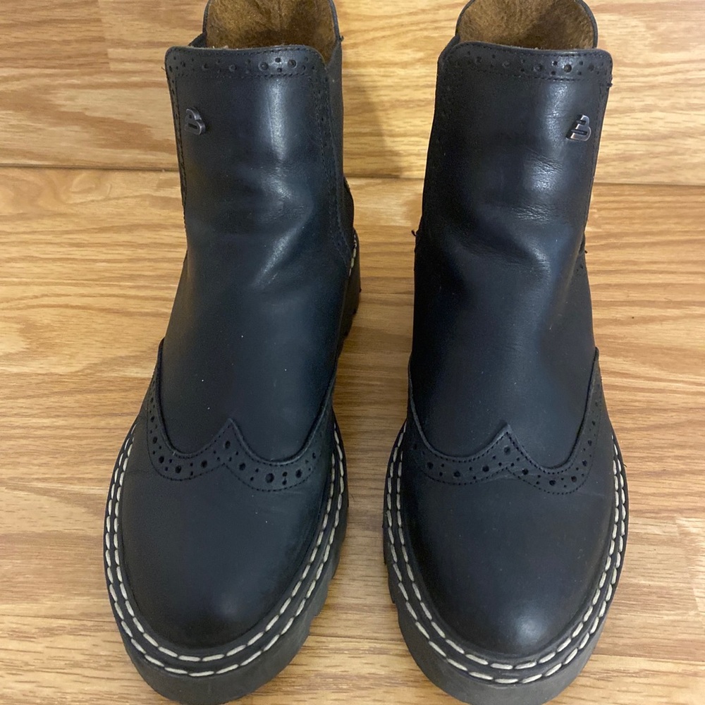 Bull Boxer Payton Slip On Chelsea Ankle Boots Women’s Size 7 M Black Wingtip - Picture 2 of 12